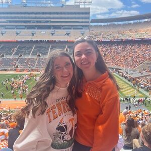 Meet your Posher, Adelee